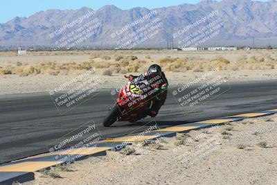 media/Jan-10-2025-CVMA Friday Practice (Fri) [[489e0da257]]/Group 4 and Trackday/Session 2 (Turn 4 Inside)/